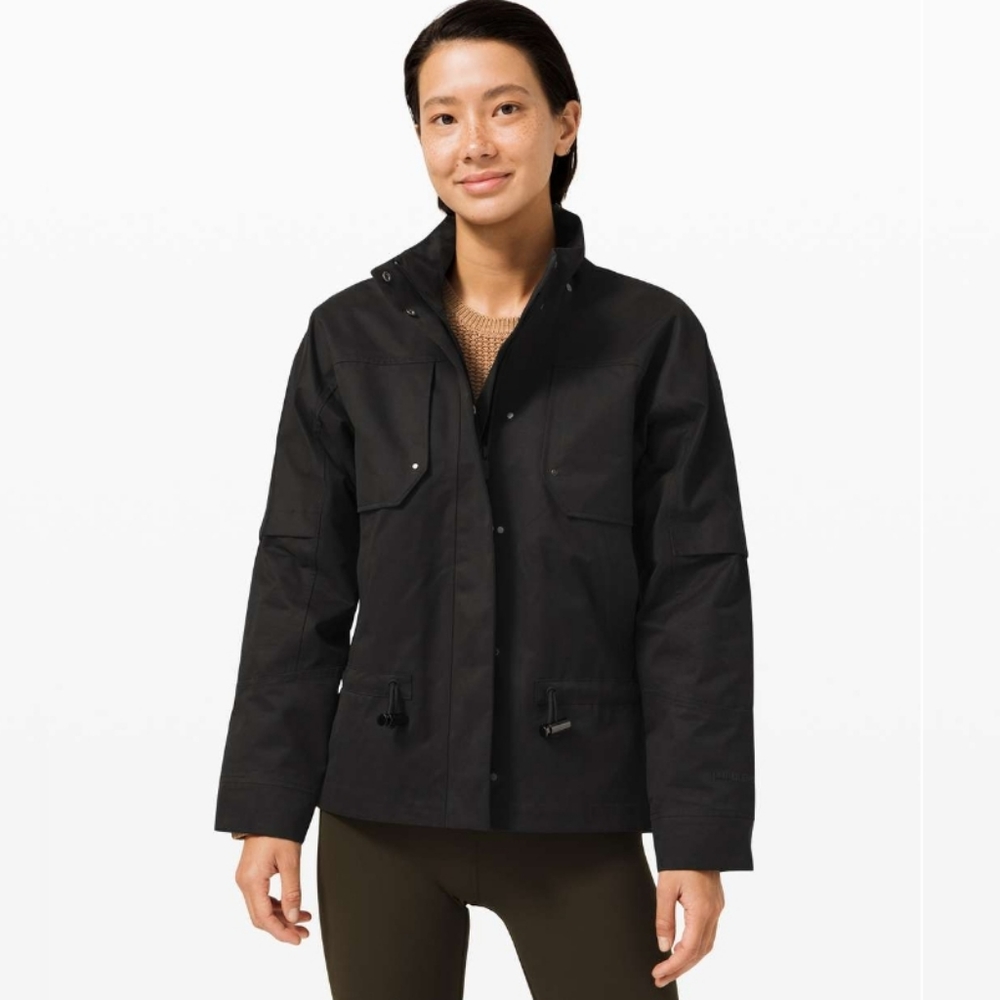 NWT Lululemon Caught In The Rain Jacket